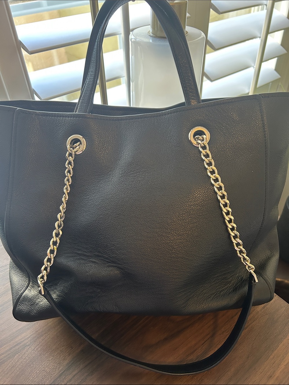 kate spade Infinite Black Pebbled Leather Tote w\Silver Chain Straps- like new - Picture 3 of 14
